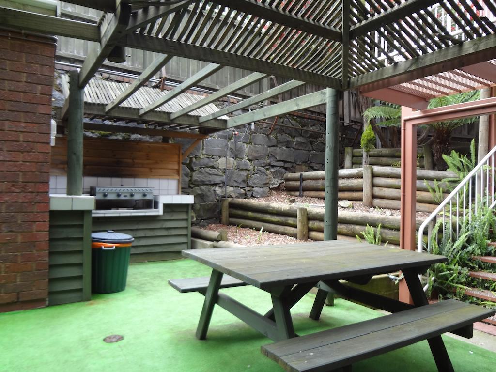 Adina Place Motel Apartments Launceston Bagian luar foto