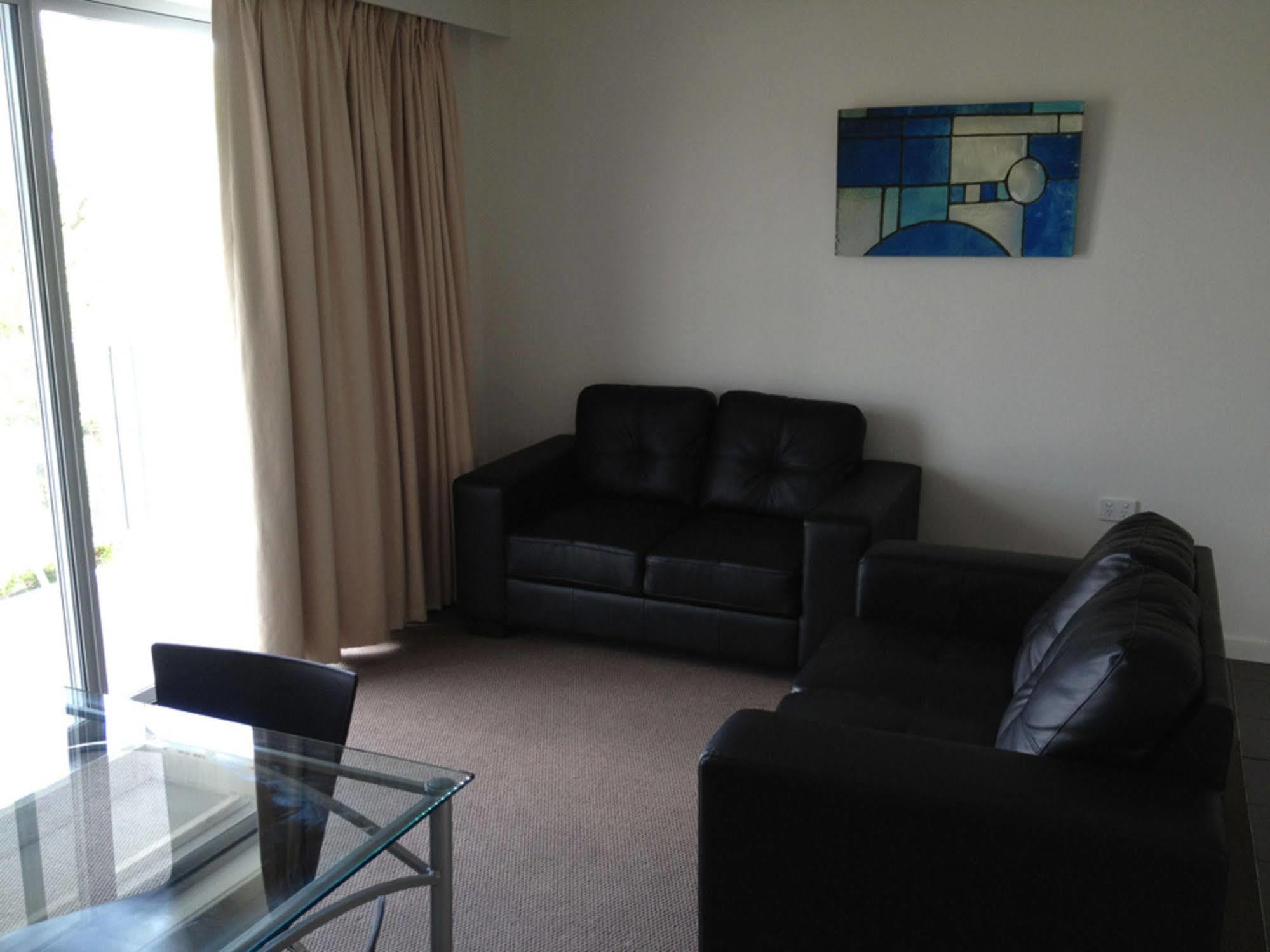 Adina Place Motel Apartments Launceston Bagian luar foto