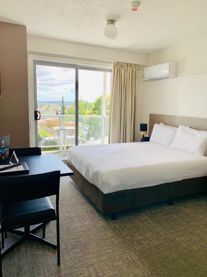 Adina Place Motel Apartments Launceston Bagian luar foto